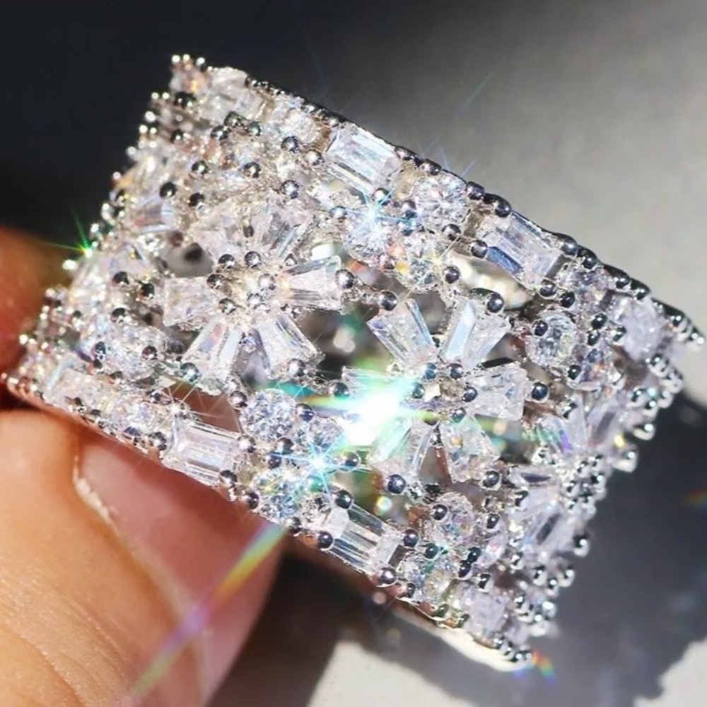 NEW๐18CT 925 STERLING SILVER DIAMOND RING - Picture 6 of 6
